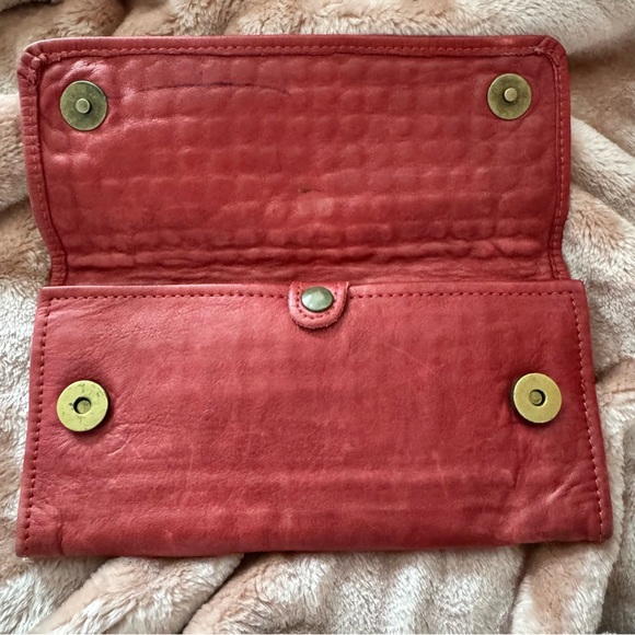 Viola Castellani Studded Red Leather Wallet - Picture 4 of 7
